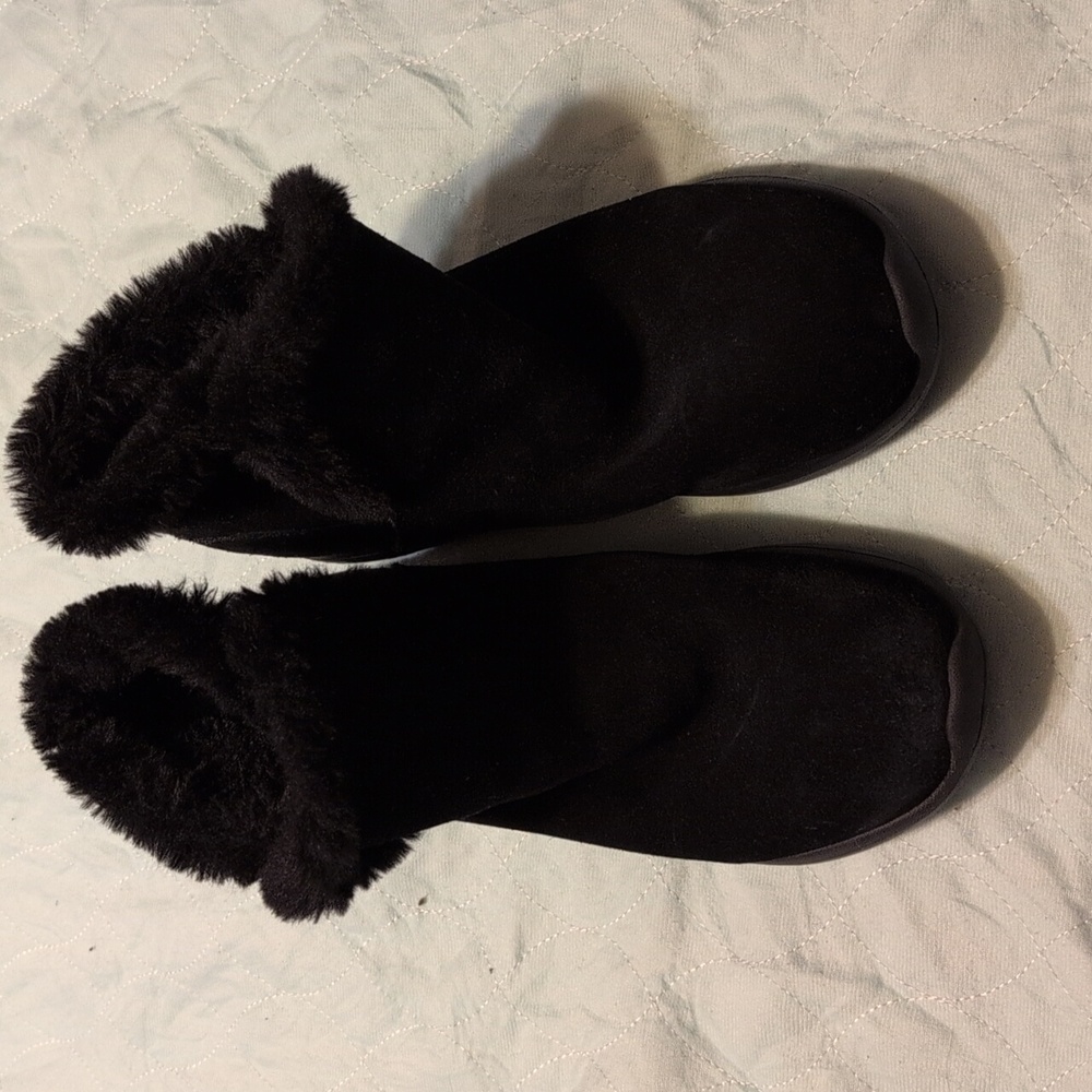 Boots - Picture 2 of 4